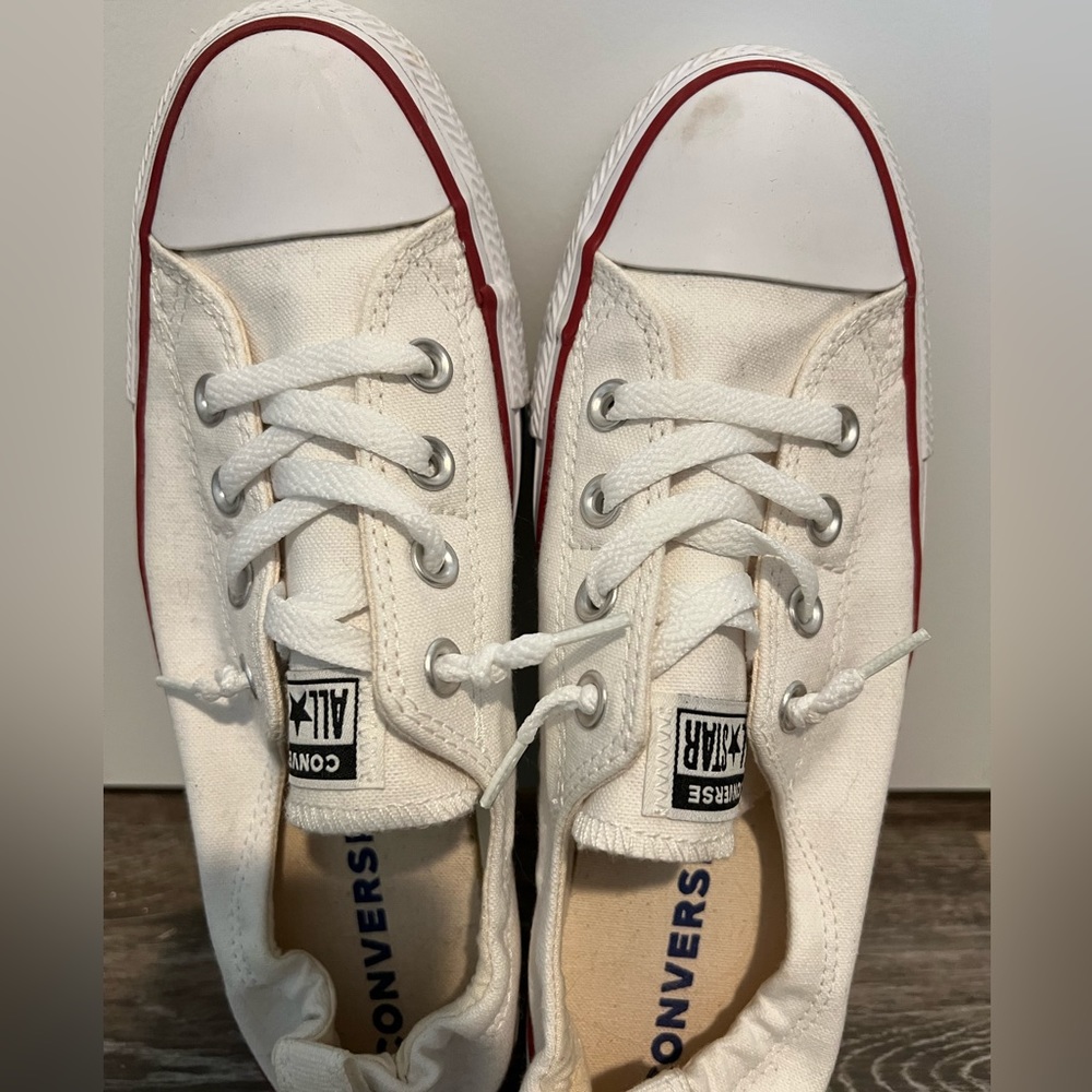 Converse Tennis Shoes